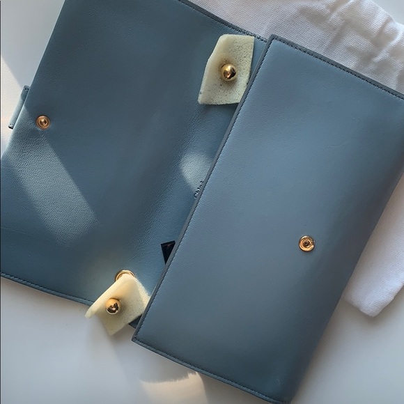 CHLOÉ ‘Bobbie' Wallet on a Chain (Authentic) - Picture 4 of 10